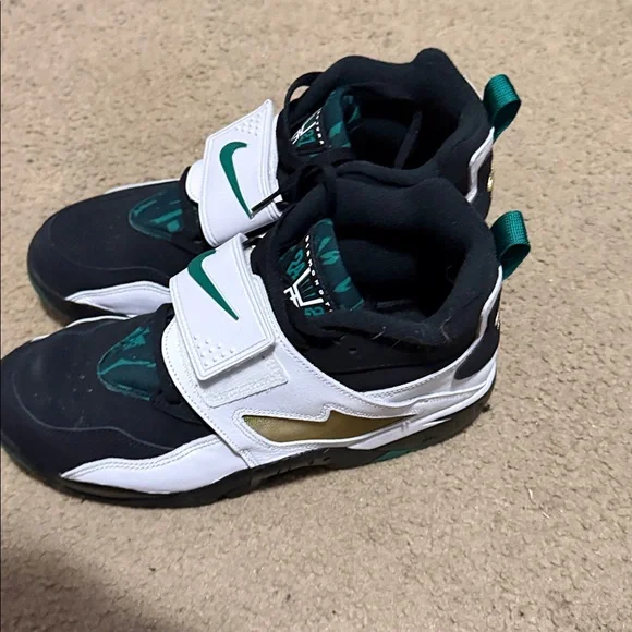 Nike Air Diamond Turf Shoes - Picture 4 of 5